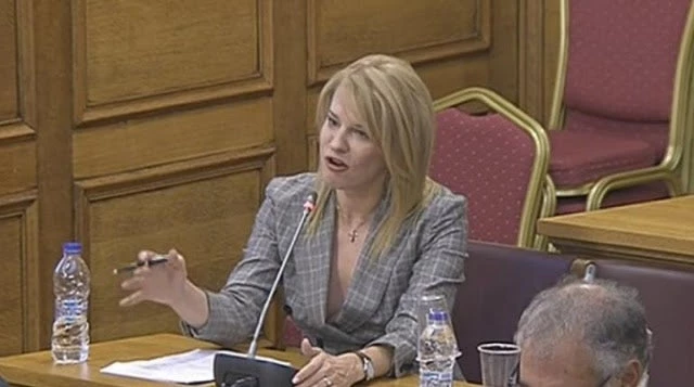 Οργή κατά της Τζάκρη! «Φύγε, που ‘ρθες να μαγαρίσεις το χωριό μας…»